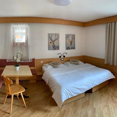 Bed & Breakfast Garni Tobia Campitello di Fassa Buitenkant foto