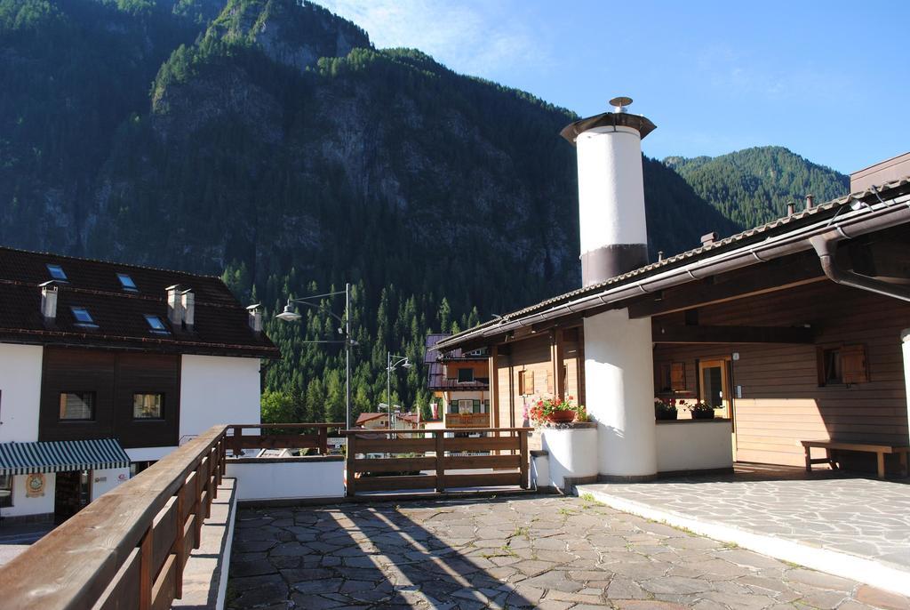 Bed & Breakfast Garni Tobia Campitello di Fassa Buitenkant foto