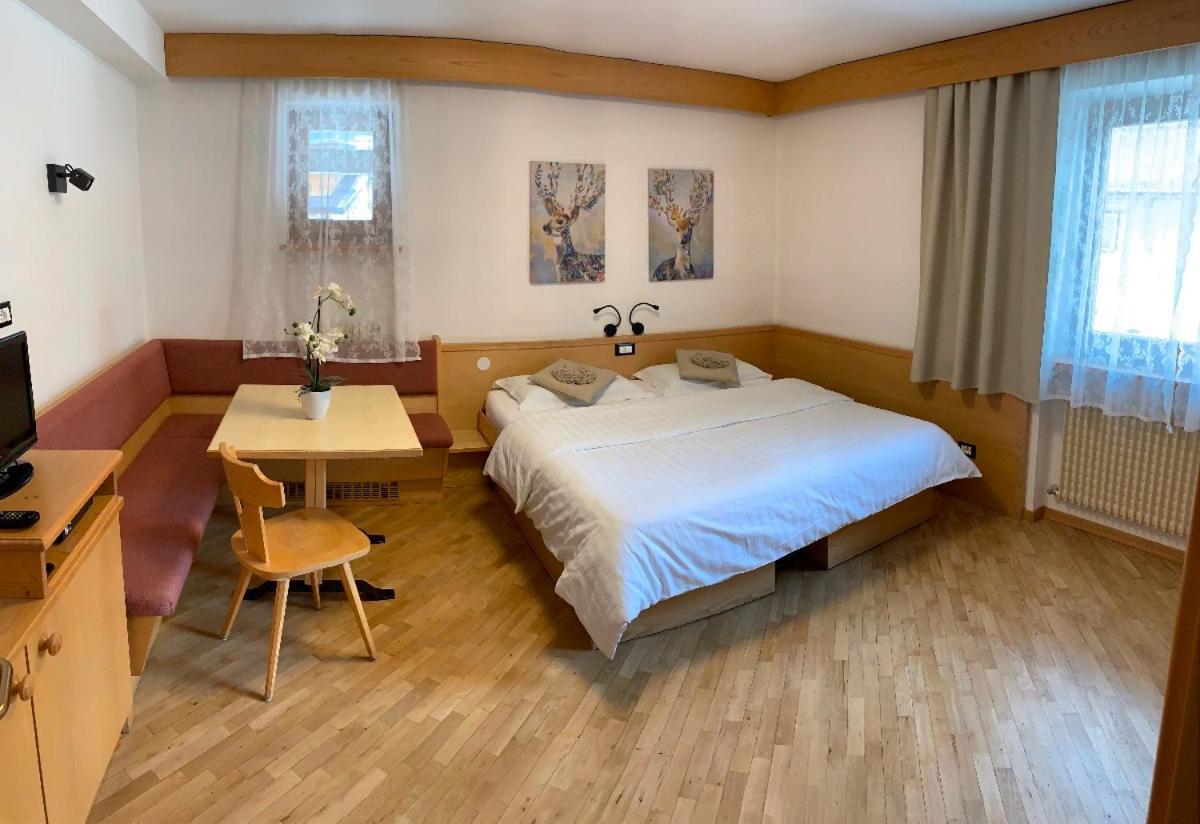 Bed & Breakfast Garni Tobia Campitello di Fassa Buitenkant foto
