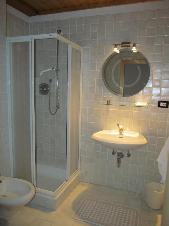 Bed & Breakfast Garni Tobia Campitello di Fassa Kamer foto