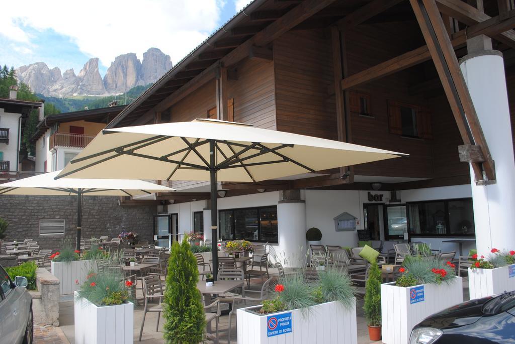 Bed & Breakfast Garni Tobia Campitello di Fassa Buitenkant foto