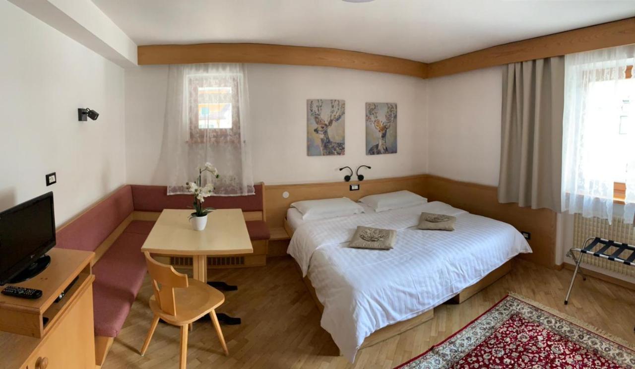 Bed & Breakfast Garni Tobia Campitello di Fassa Buitenkant foto