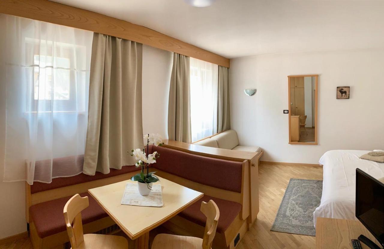 Bed & Breakfast Garni Tobia Campitello di Fassa Buitenkant foto