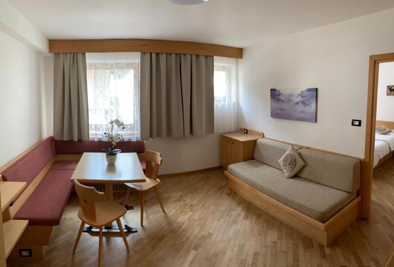 Bed & Breakfast Garni Tobia Campitello di Fassa Buitenkant foto