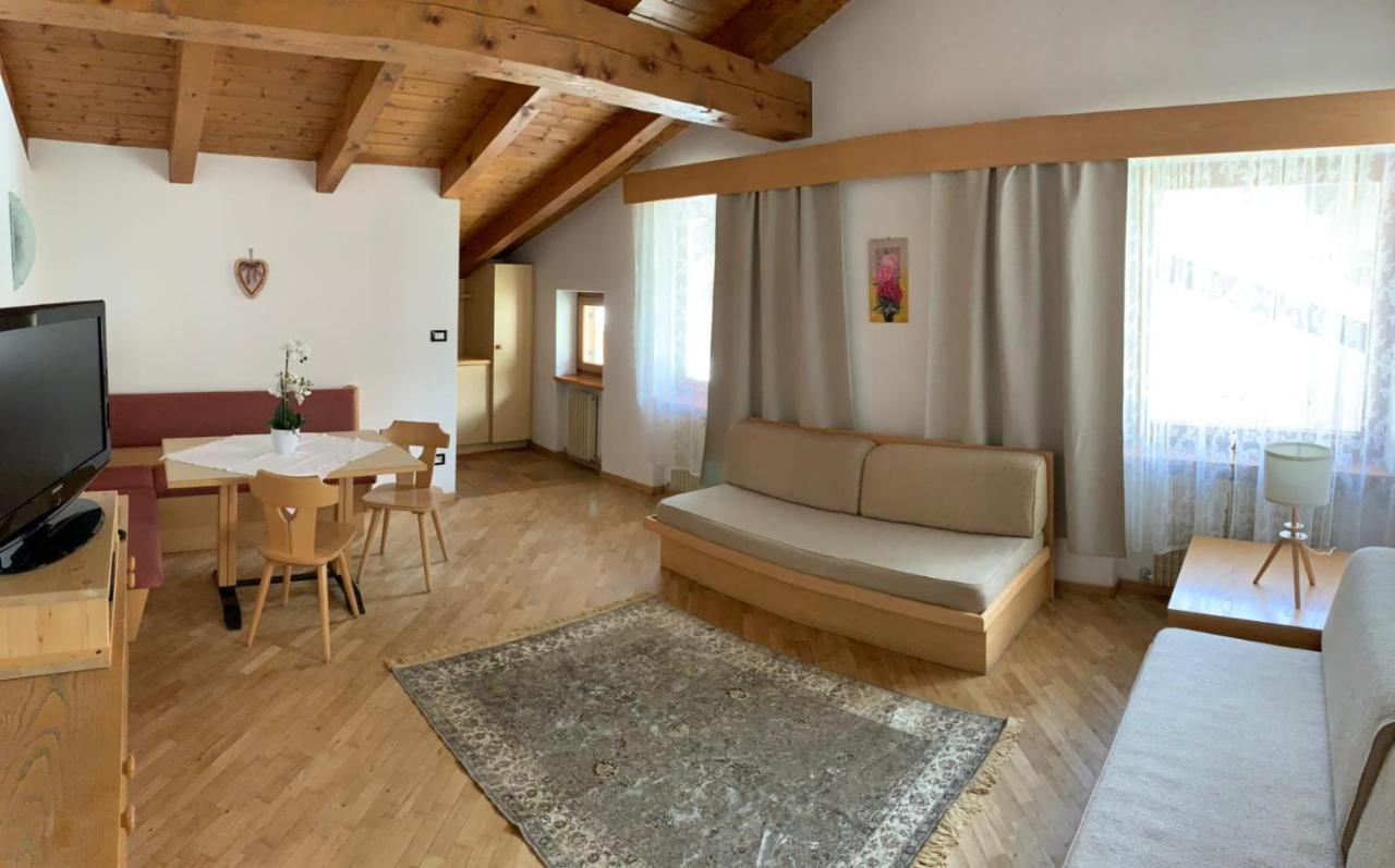 Bed & Breakfast Garni Tobia Campitello di Fassa Buitenkant foto
