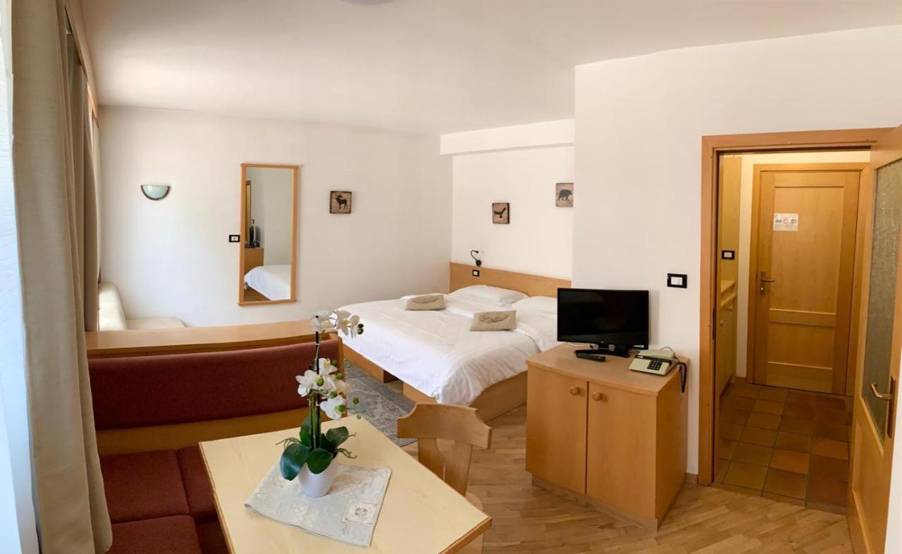Bed & Breakfast Garni Tobia Campitello di Fassa Buitenkant foto