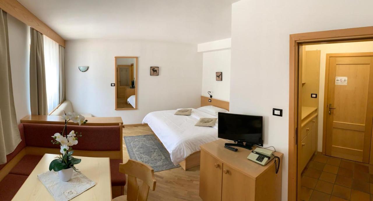 Bed & Breakfast Garni Tobia Campitello di Fassa Buitenkant foto